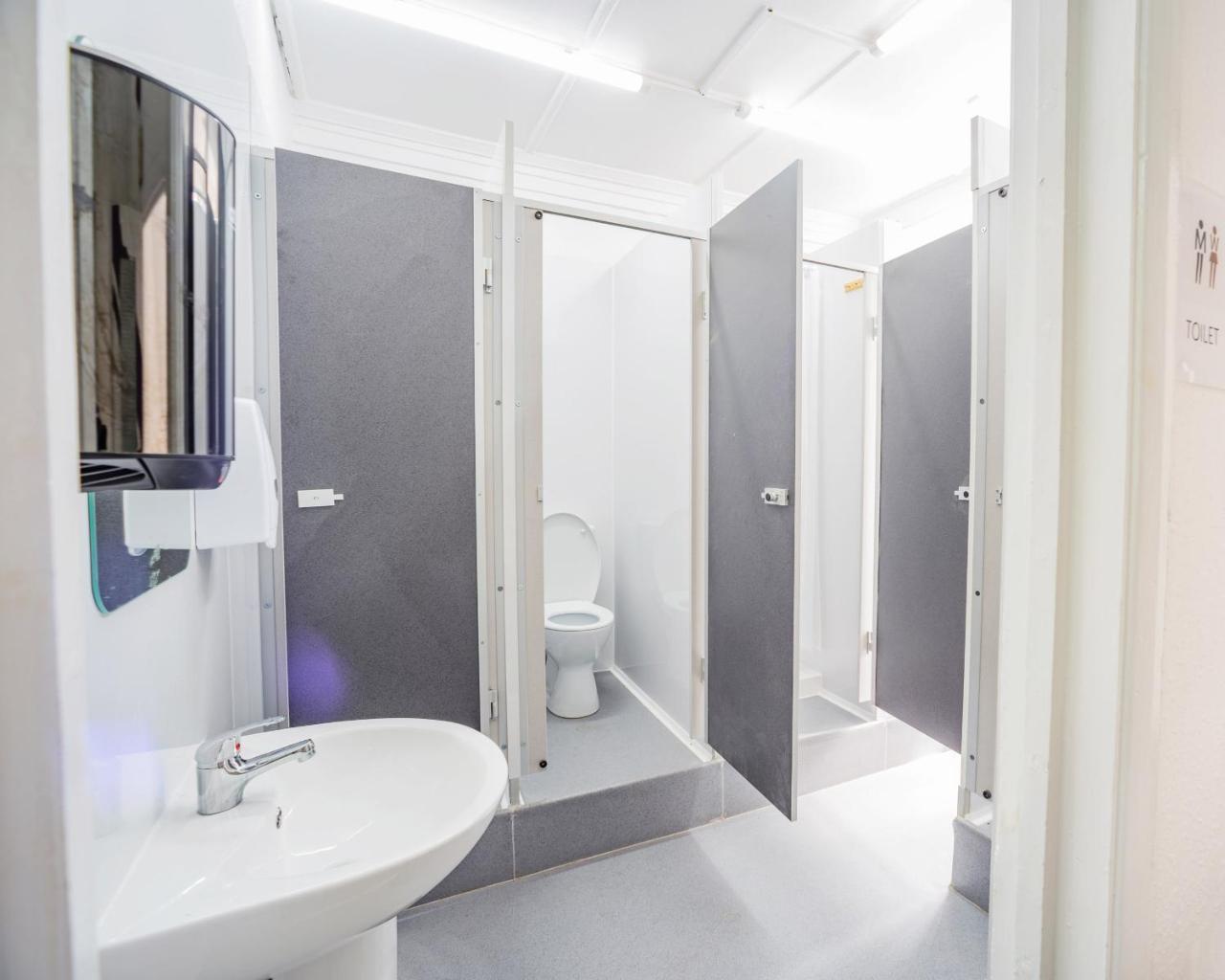 Mile End Beds Hostel London Exterior photo